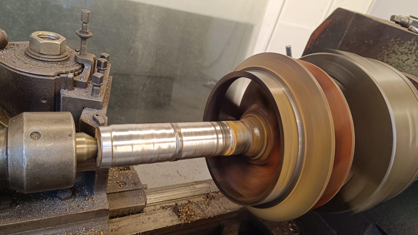 Pump shaft turning and rehabilitation on lathe machine